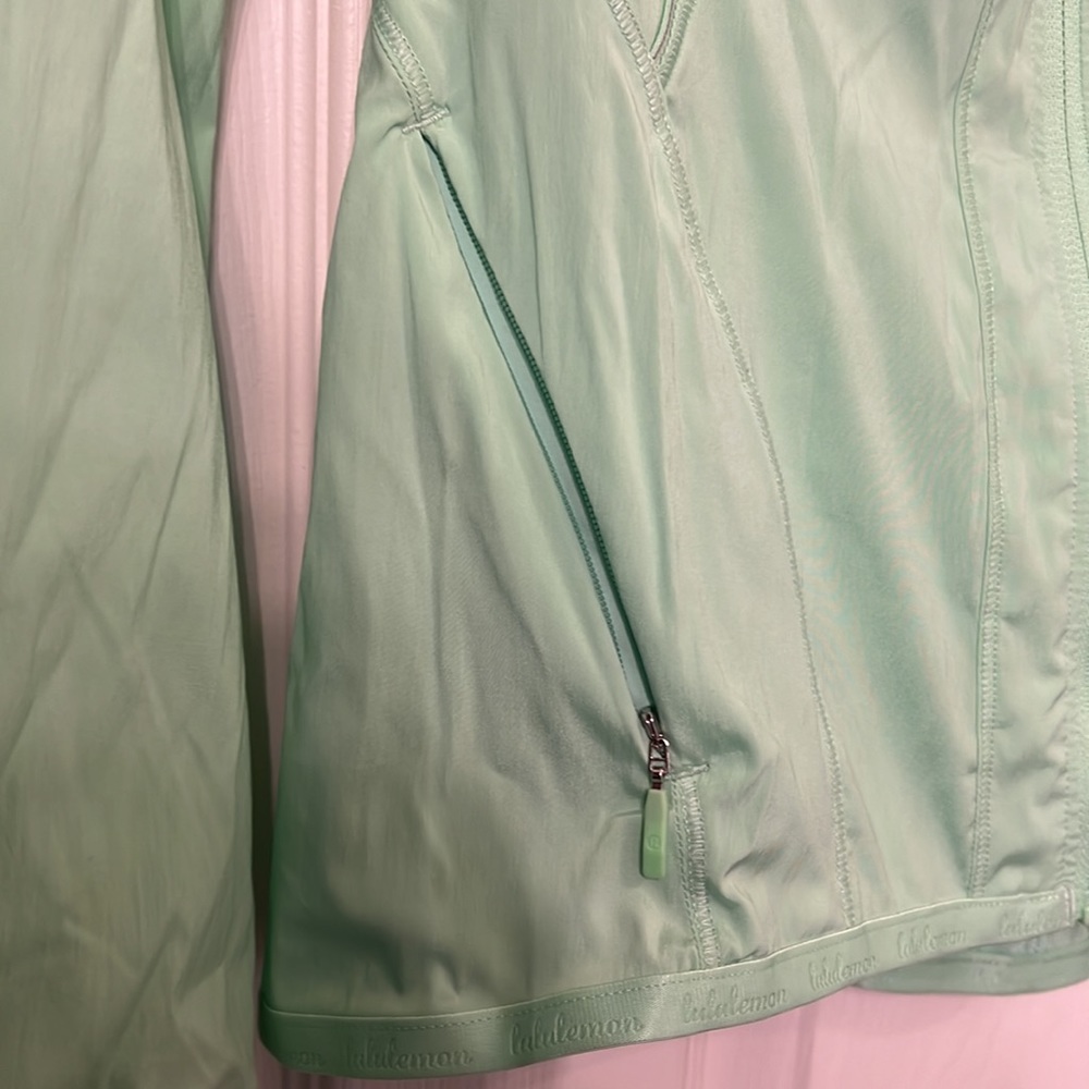 Lululemon Running Jacket - Picture 4 of 10